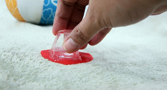 Ice cube for removing slime 