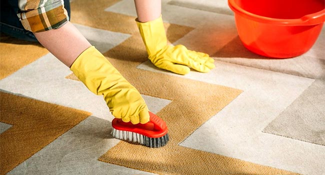 Using detergent for carpet cleaning